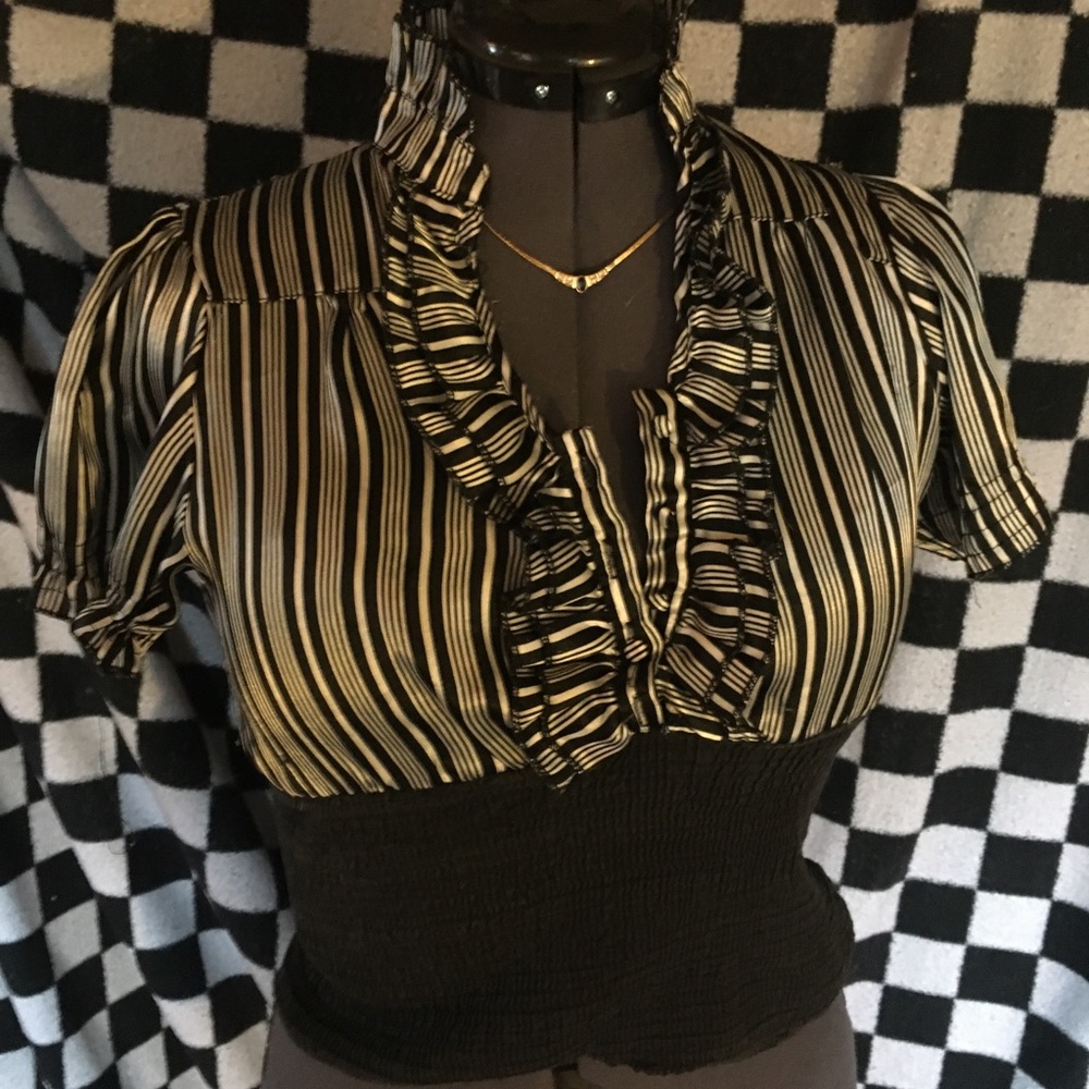 🤡5/20! 🤡Black and white stripes top